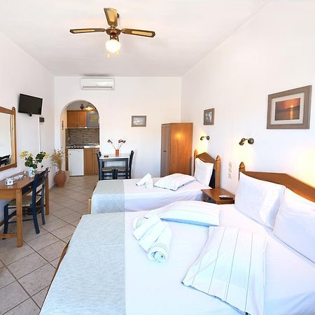 Erisimo Hotel Агиали Екстериор снимка
